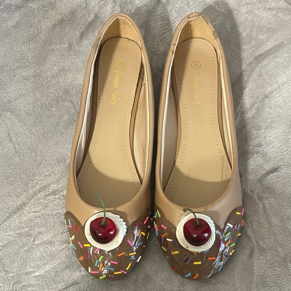 NWOB Dream Pairs Handcrafted Cherry Ice Cream Sundae Flats size 9 - Picture 3 of 9